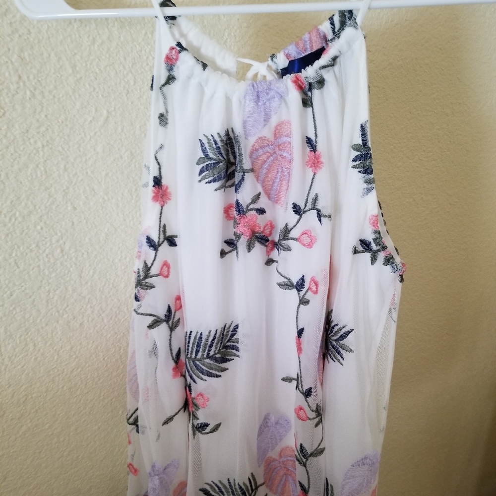 Sleeveless floral summer top